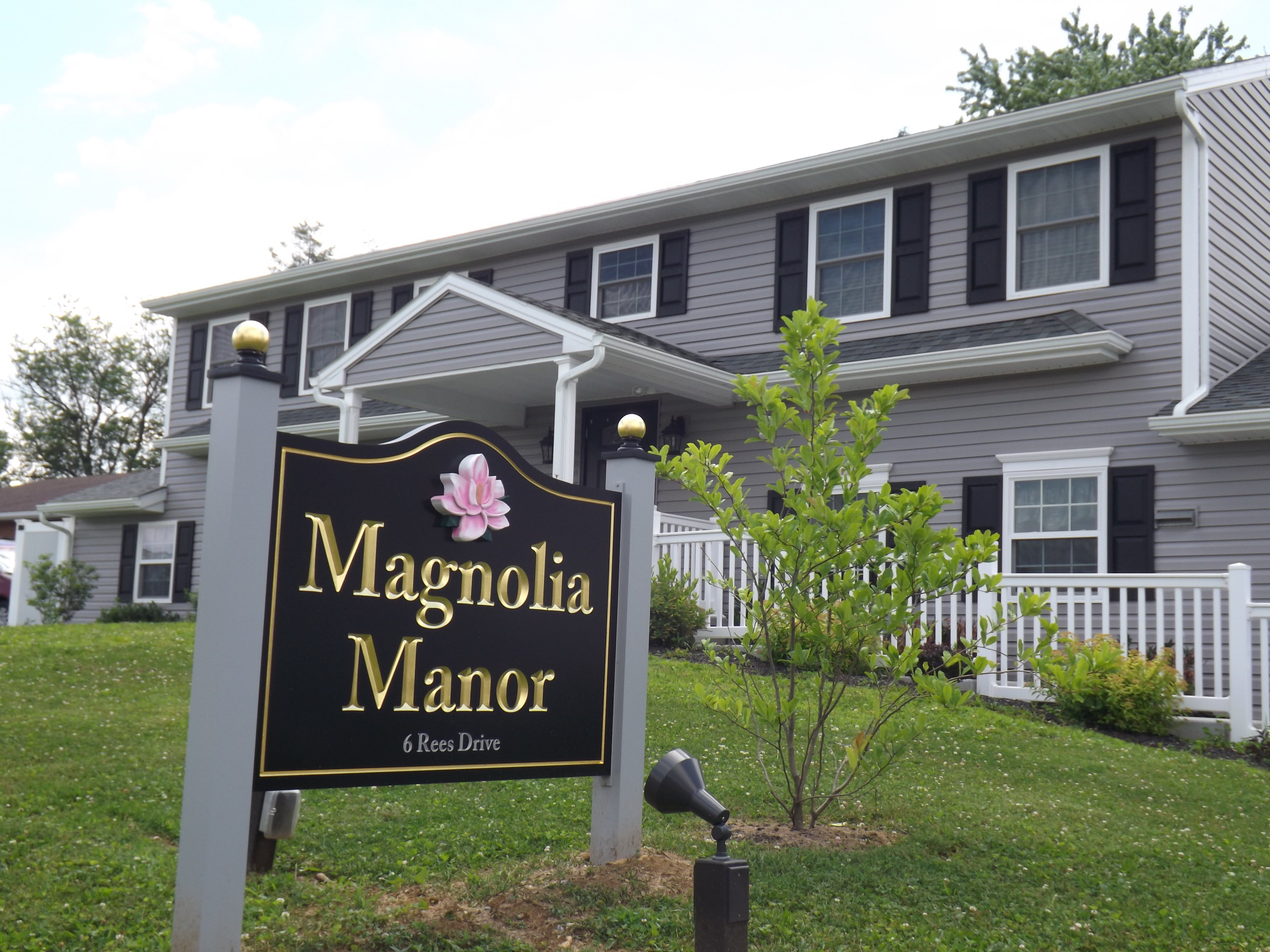 Magnolia Manor 